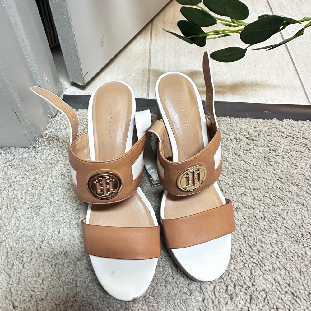 Tommy Hilfiger Tan and White Sandals
